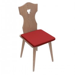 Sitzkissen Fanni in rot uni auf einem Stuhl