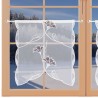 Scheibenhänger Ginko in weinrot aus Plauener Spitze am Winterfenster