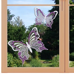 Set 2 Stück Fensterbilder Schmetterlinge lila Nahansicht am Fenter