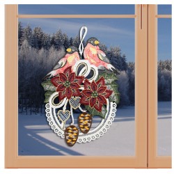 Klassisches Fensterbild Gesteck mit Christstern und Vögeln Weihnachtsdeko aus Plauener Spitze an einem Fenster