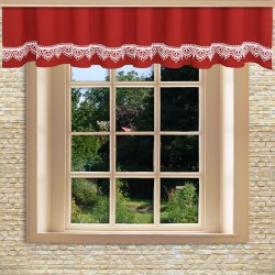 Querbehang Fanni in rot uni mit Reihband am Fenster dekoriert