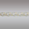 Feenhaus-Spitzenkante Filia Herz mit Blüten aus Echter Plauener Spitze Komplettansicht vor grauem Hintergrund