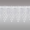 Spitzengardine Talea in französischem Landhaus-Stil aus Echter Plauener Spitze in Weiß Komplettansicht vor grauem Hintergrund