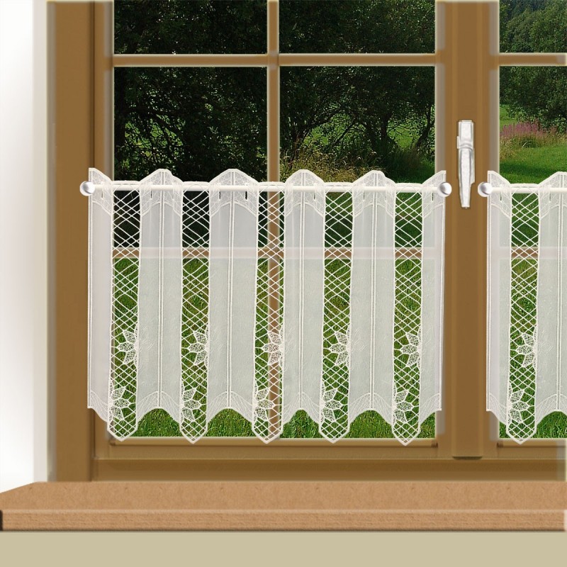 Bestickte Landhaus-Scheibengardine Flora Sektfarben Dekorationsbeispiel 45 cm hoch Bestickte Landhaus-Scheibengardine Flora Sektfarben Dekorationsbeispiel 45 cm hoch