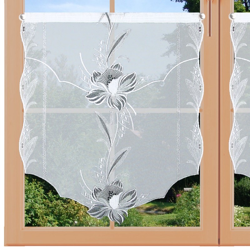 Scheibenhänger Blüte in Grau am Fenster Scheibenhänger Blüte in Grau am Fenster
